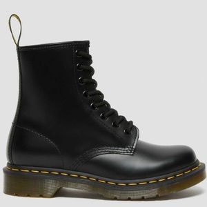 NWT Dr Martens Classic 1460- Unisex